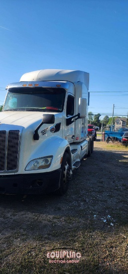 2018 PETERBILT 579 TANDEM AXLE SLEEPER
