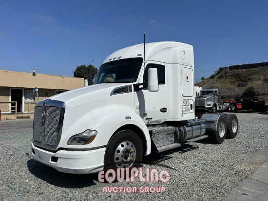 2017 KENWORTH T680 SLEEPER TRUCK