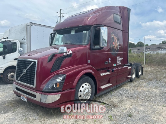 2018 VOLVO VNL64T670 TANDEM AXLE SLEEPER TRUCK