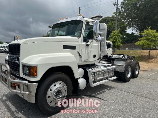 2020 MACK PINNACLE 64T DAY CAB