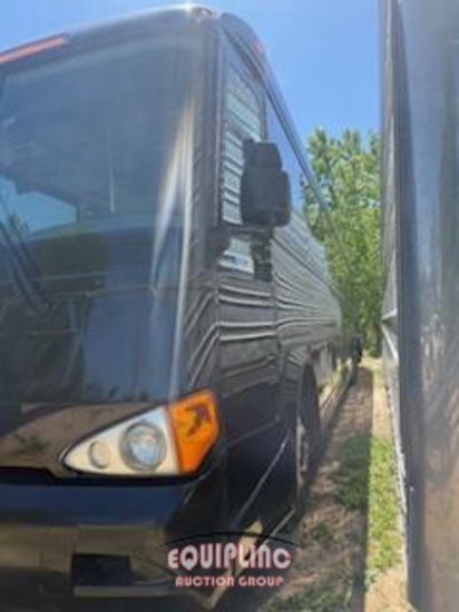 2011 MCI D4505 TANDEM AXLE PASSENGER BUS