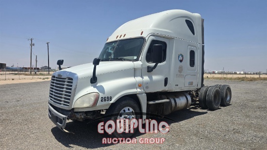 2016 FREIGHTLINER CASCADIA TANDEM AXLE SLEEPER