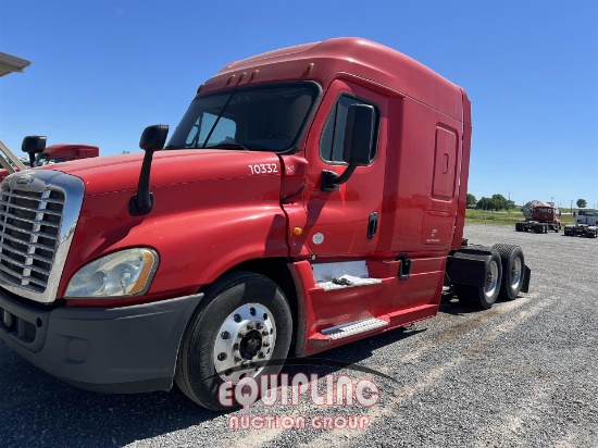 2017 FREIGHTLINER CASCADIA TANDEM AXLE SLEEPER