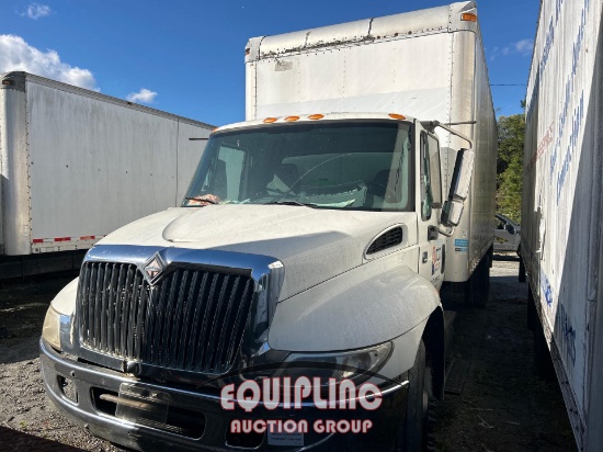 2005 INTERNATIONAL 4300 24FT BOX TRUCK WITH TRANSLUCENT ROOF
