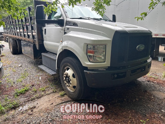 2017 FORD F 750 26FT STAKEBODY FLATBED