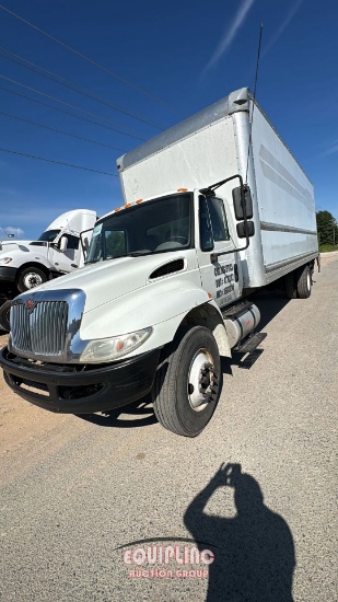 2018 INTERNATIONAL 4300 26FT BOX TRUCK