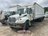 2005 INTERNATIONAL 4400 24FT BOX TRUCK WITH LIFT AXLE
