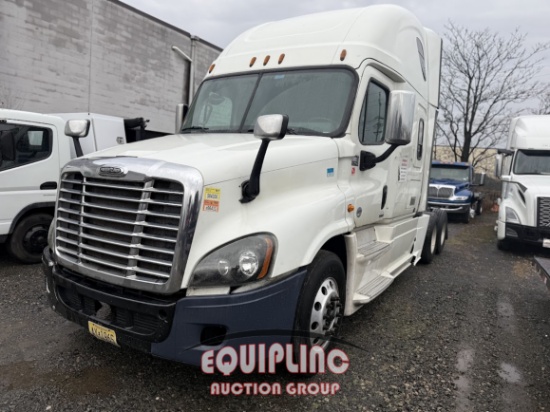 2017 FREIGHTLINER CASCADIA TANDEM AXLE SLEEPER