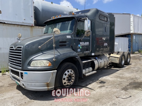 2015 MACK CXU613 SLEEPER