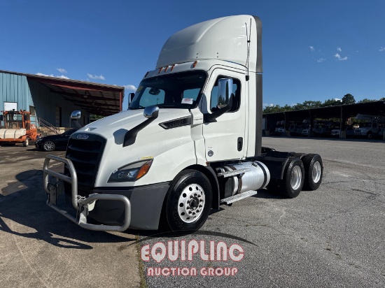 2020 FREIGHTLINER CASCADIA 126 TANDEM AXLE DAY CAB