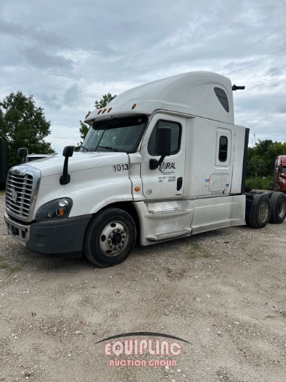 2017 FREIGHTLINER CASCADIA TANDEM AXLE SLEEPER