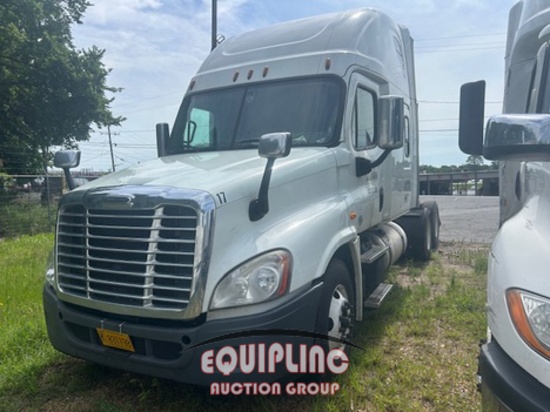 2017 FREIGHTLINER CASCADIA TANDEM AXLE SLEEPER