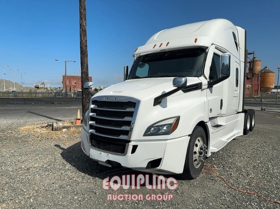 2022 FREIGHTLINER CASCADIA 126 TANDEM AXLE SLEEPER TRUCK