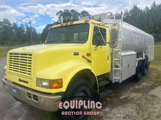 1999 INTERNATIONAL F-4900 TANK TRUCK