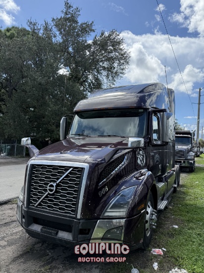 2020 VOLVO VNL860 TANDEM AXLE SLEEPER