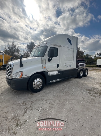 2019 FREIGHTLINER CASCADIA TANDEM AXLE SLEEPER