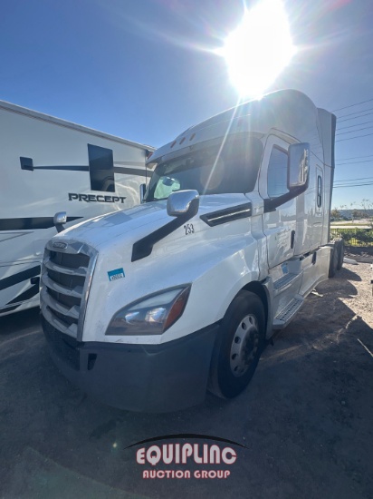 2020 FREIGHTLINER CASCADIA TANDEM AXLE SLEEPER