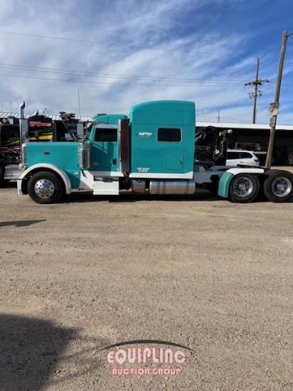 2017 PETRBILT 389 6X4  T/A SLEEPER TRUCK TRACTOR