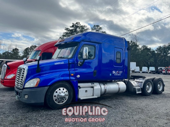 2018 FREIGHTLINER CASCADIA GLIDER 6X4 T/A SLEEPER TRUCK TRACTOR