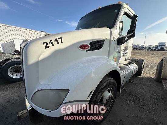 2016 PETERBILT 579 4X2 S/A DAY CAB TRUCK TRACTOR
