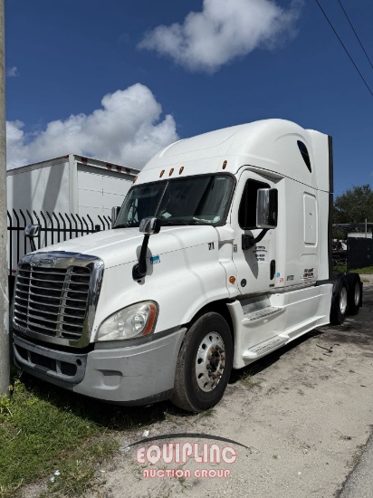 2017 FREIGHTLINER CASCADIA 125 6X4 T/A SLEEPER TRUCK TRACTOR