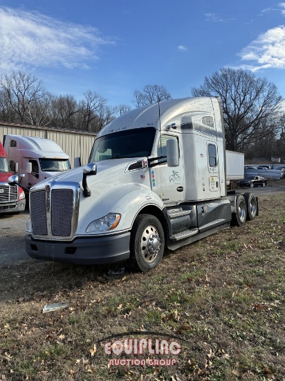 2019 KENWORTH T680 6X4 T/A SLEEPER TRUCK TRACTOR