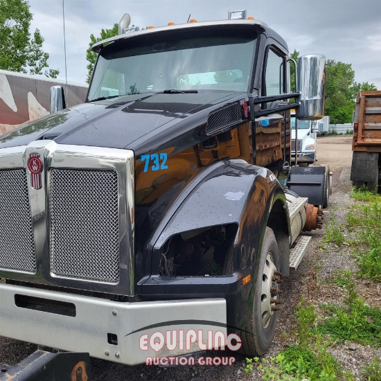 2020 KENWORTH T880  TRI/A DAY CAB TRUCK