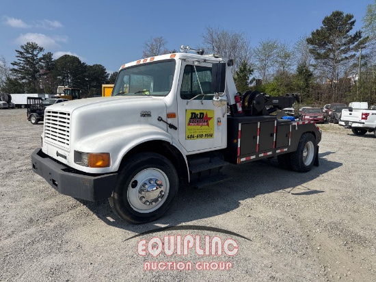 1999 International 3900 4x2 S/A Wrecker