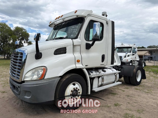 2012 Freightliner Cascadia Single Axle Day Cab Truck Tractor