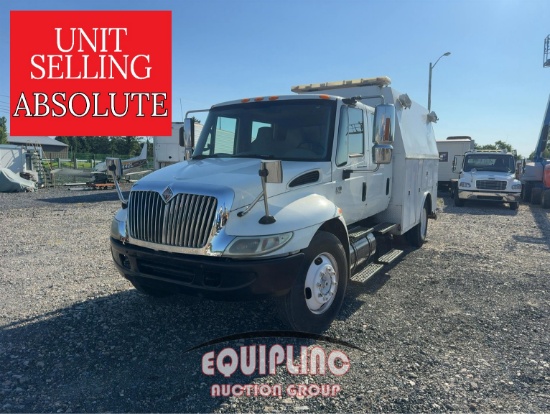 2007 International 4200 4x2 S/A Utility Truck