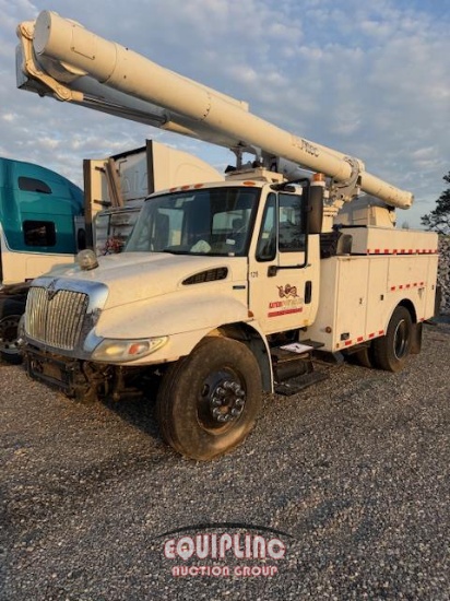 2010 INTERNATIONAL 4300 4X2 S/A BUCKET TRUCK