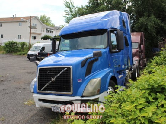 2010 VOLVO VNL760 6X4 T/A SLEEPER TRUCK TRACTOR