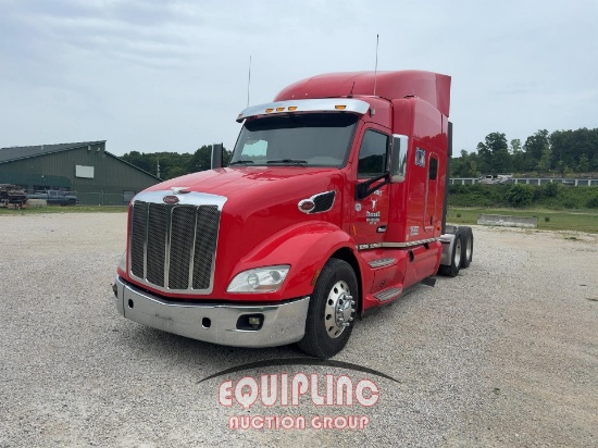 2017 PETERBILT 579 6X4 T/A SLEEPER TRUCK TRACTOR