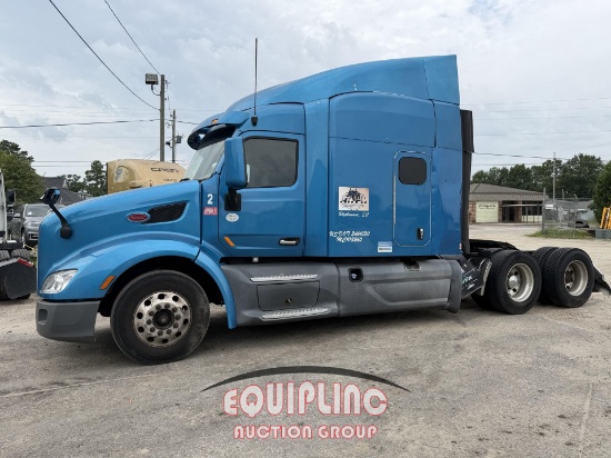 2017 PETERBILT 579 6X4 T/A SLEEPER TRUCK TRACTOR