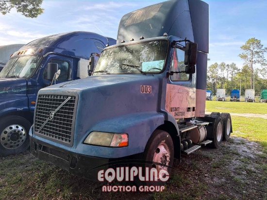 2005 Volvo Vnm 300 Tandem Axle Cab Truck Tractor