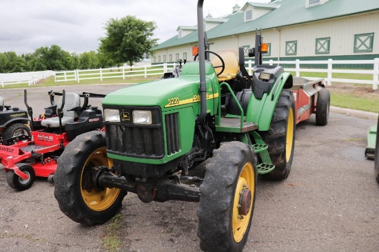 3/4 view of Model 5220 John Deere