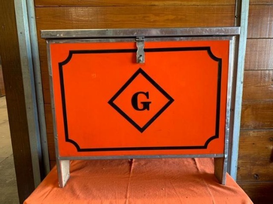Tack box - 21" tall 2' wide 15" deep