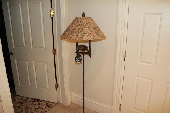 Floor lamp with parrot