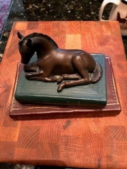 Bronze horse weight