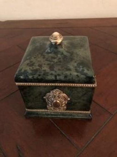 Green & gold square holder (box)