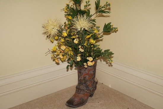 Boot flowerpot with flowers