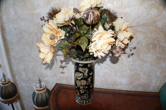 Black and gold flowerpot