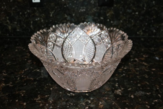 Flower shaped crystal bowl