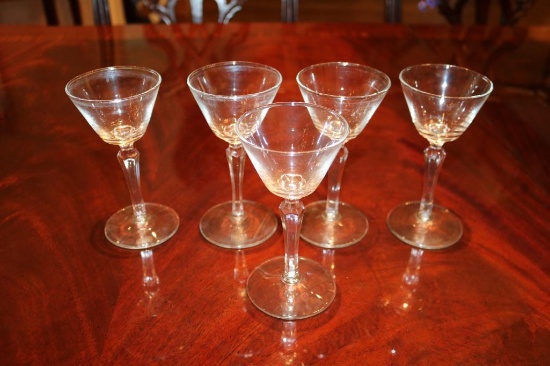 5-piece martini glass set with medium length stem