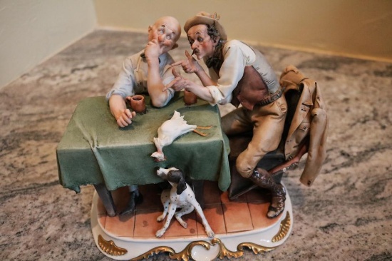 Porcelain piece of two men at a table talking, Cappe 99007 Italy