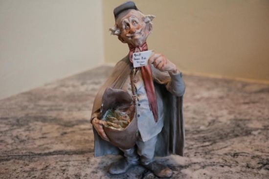 Porcelain piece of a postman with mail in his hand, S Cappe 99025 Italy
