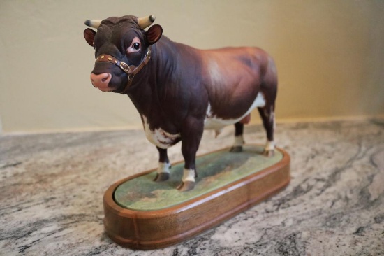 Porcelain Dairy Shorthorn Bull, Modeled by Doris Lender, Bone China 1965, no. 10706