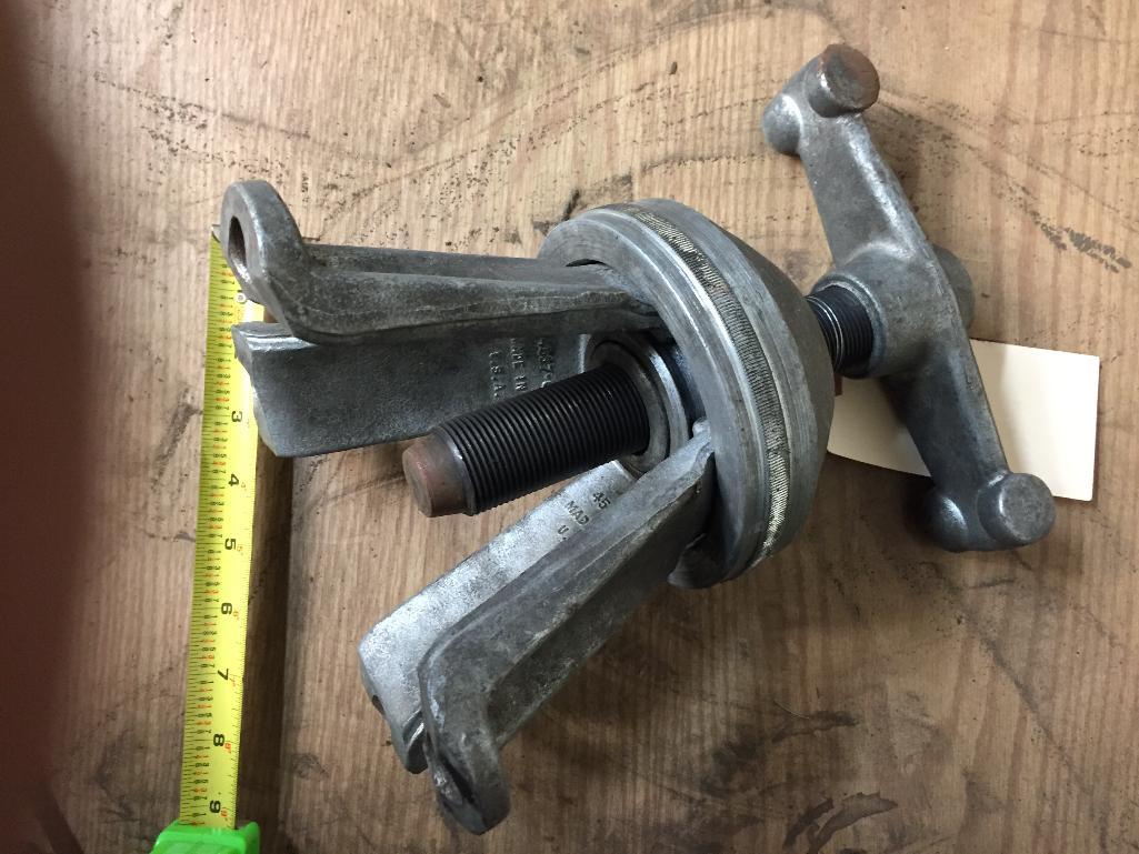Snap on sale hub puller