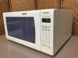 Panasonic 1250W Genius Sensor Countertop Microwave Oven