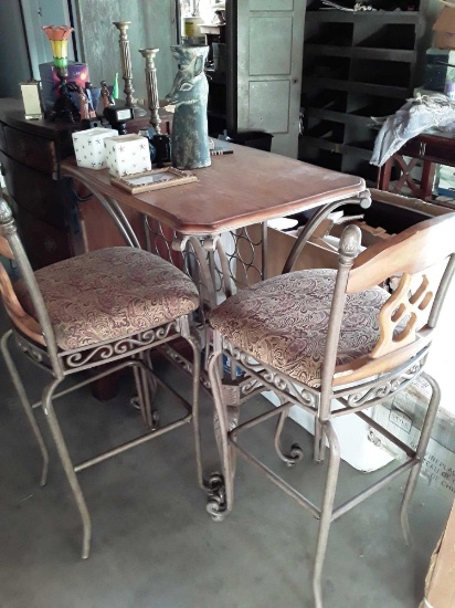 Bar table and 2 stools